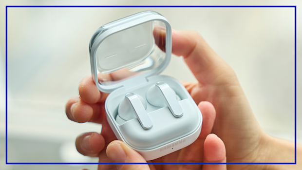 9PR: Samsung supplied earbuds