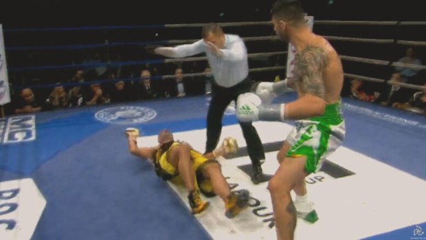 Zerafa KOs Mundine.