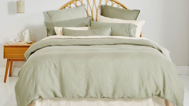 Bedroom, bedding