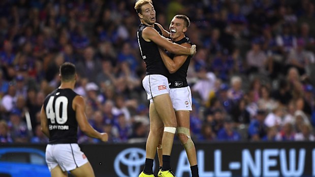 Carlton celebrate the win