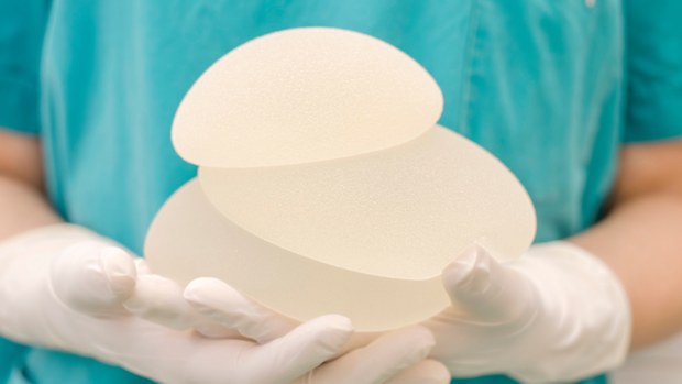 US experts weigh breast implant safety amid new concerns