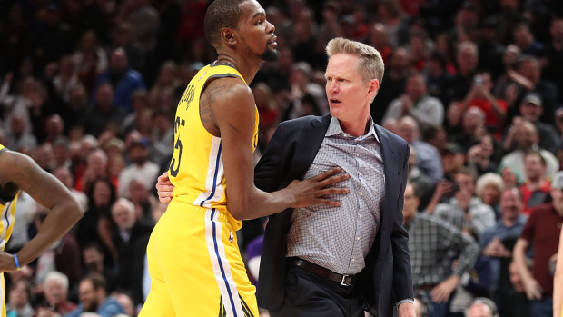 Steve Kerr erupts at officials