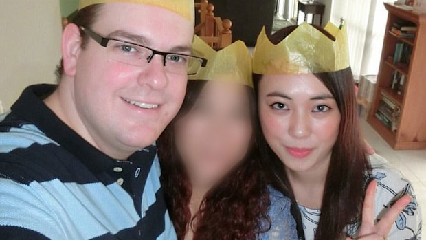 Derek Barrett and his niece Mengmei Leng. (AAP)