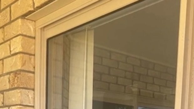 Bunnings, cleaning hacks, windows
