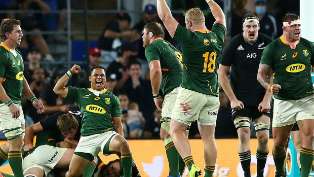 South Africa celebrate winning The Rugby Championship match between the South Africa Springboks and New Zealand All Blacks at Cbus Super Stadium on October 02, 2021 in Gold Coast, Australia. (Photo by Jono Searle/Getty Images)