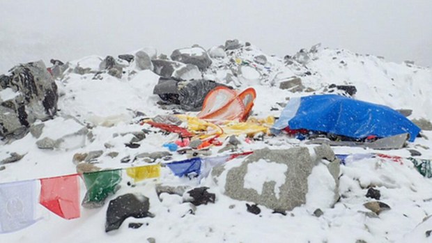 Base camp on Everest after the avalanche. (Twitter)