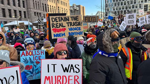 Protesters came out en masse in Minneapolis after the shooting death of Alex Pretti.