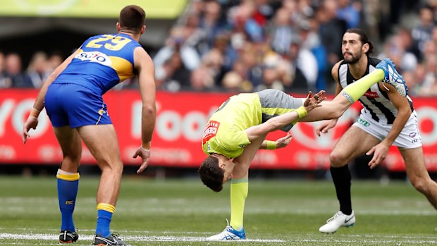 AFL umpire bounce