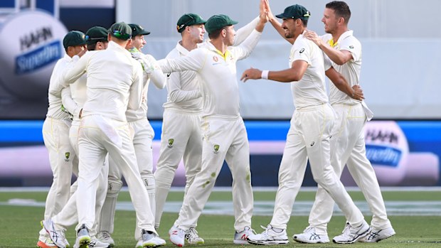 Australia celebrate in Perth