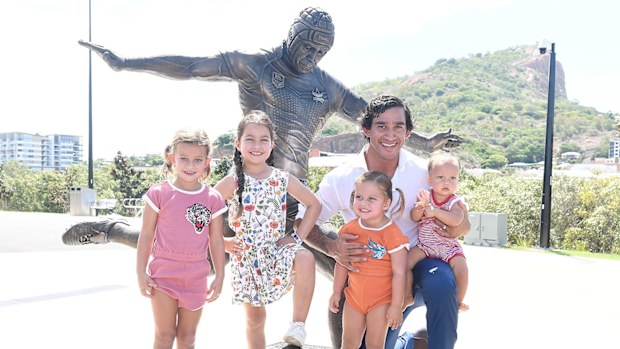 Johnathan Thurston poses with his children (L-R) Charlie, Frankie, Lillie and Remie during the unveiling of the Jonathan Thurston bronze statue at the Queensland Country Bank Stadium