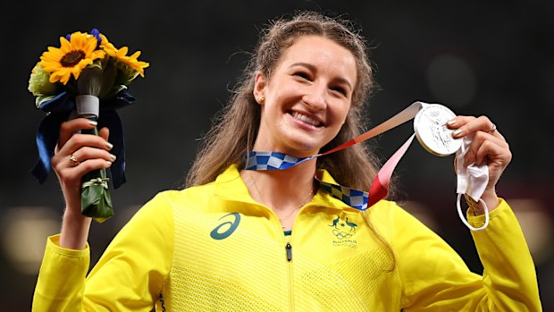 Nicola Olyslagers pictured with the silver medal she won at Tokyo 2020.