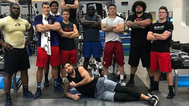 Leo and the 2020 NFL International Player Pathway Program participants 