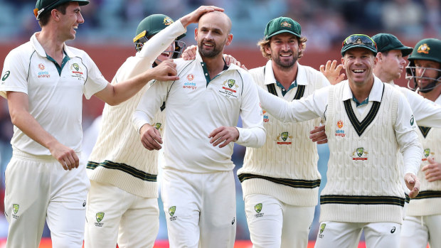 Australia sweep Pakistan