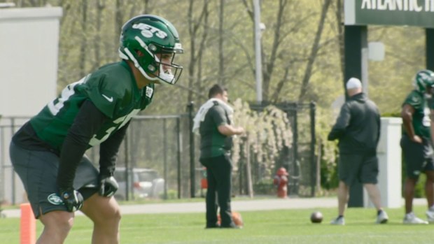 Valentine Holmes at Jets practice