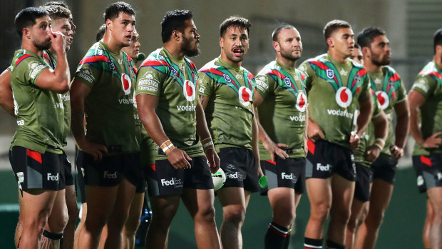 Warriors players look dejected after another Storm try