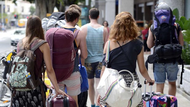 Crossbenchers Derryn Hinch and Rod Culleton have thrown a spanner in the works over the backpacker tax. (AAP)