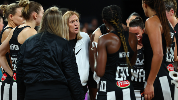 Collingwood Magpies Head Coach Nicole Richardson speaks to her players.