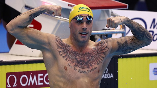 Kyle Chalmers celebrates winning gold in the men's 100m freestyle at the 2023 World Aquatics Championships in Fukuoka.