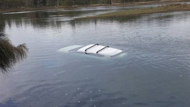 The car in Lake Cathie. (Grayam Page/Facebook)
