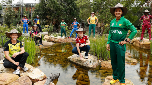  Sornnarin Tippoch of Thailand, Harmanpreet Kaur of India, Sophie Devine of New Zealand, Stafanie Taylor of the West Indies, Meg Lanning of Australia, Chamari Atapattu of Sri Lanka, Dane van Niekerk of South Africa, Heather Knight of England, Salma Khatun of Bangladesh and Bismah Maroof of Pakistan