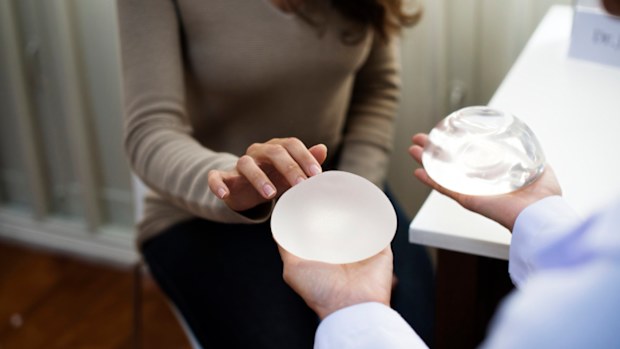 US experts weigh breast implant safety amid new concerns