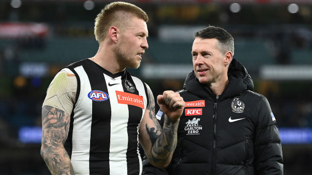 Jordan De Goey chats to Collingwood coach Craig McRae