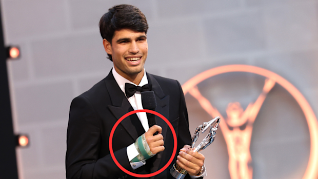 Carlos Alcaraz and his injured wrist.