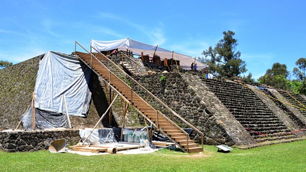 El hallazgo se suscitó tras el sismo del pasado 19 de septiembre, que provocó una inclinación y un hundimiento al centro de la estrura principal del sitio. Foto: Melitón Tapia, INAH.