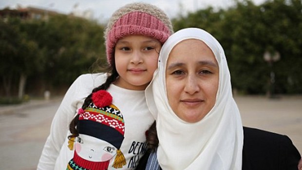 Amaal Yasmin Finn and her daughter Zareen. (Photo: 60 Minutes)