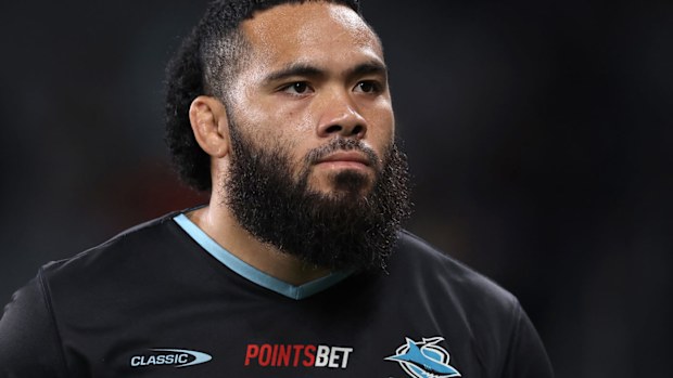 Siosifa Talakai of the Sharks.