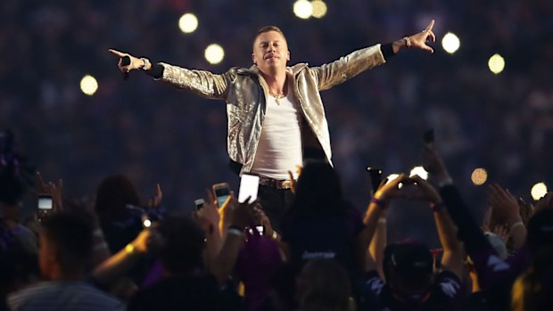 Macklemore 2017 grand final\n