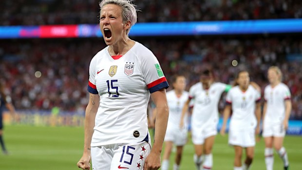 Megan Rapinoe celebrates her goal