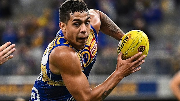 PERTH, AUSTRALIA - MAY 28: Isiah Winder of the Eagles runs with the ball during the 2022 AFL Round 11 match between the West Coast Eagles and the Western Bulldogs at Optus Stadium on May 28, 2022 in Perth, Australia. (Photo by Daniel Carson/AFL Photos via Getty Images)