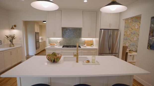 Why the Heck Did You Buy This House? 9Now 2022 Kim Wolfe