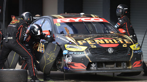 David Reynolds makes a pitstop at Sydney Motorsport Park.