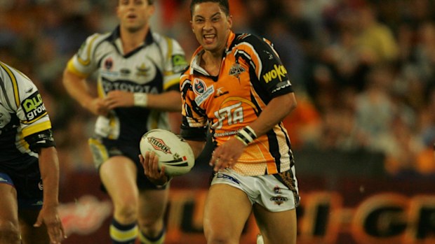 Benji Marshall just moments before throwing his famous flick pass to Pat Richards in the 2005 grand final.