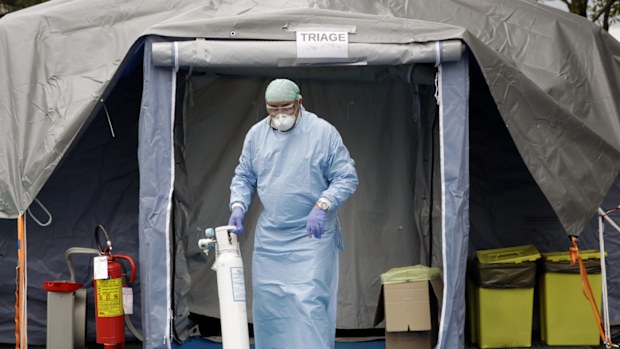 Doctor at an emergency structure