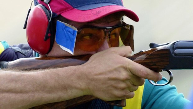 Michael Diamond competing at the Sydney Olympics.