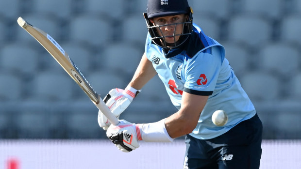 Tom Curran in action for England.