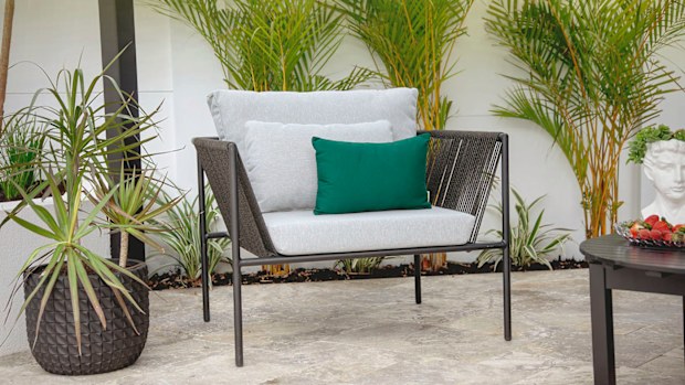 El'ise and Matt's renovation: Their backyard transformed into a tropical oasis