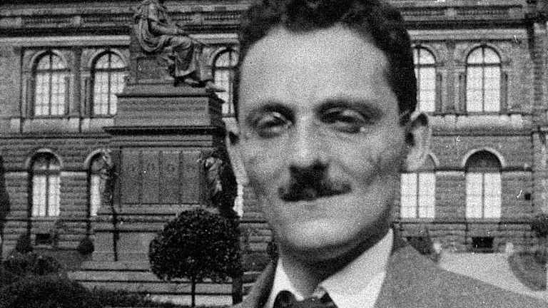 Benjamin kafka essay 08 picture