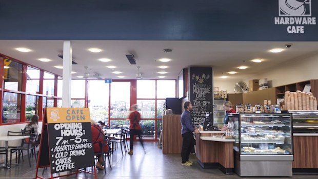 Bunnings cafe cheeseburger pie