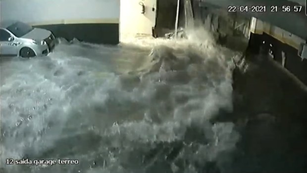 Brazil pool collapse