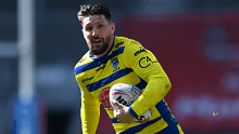 Gareth Widdop in action for Warrington in 2021.