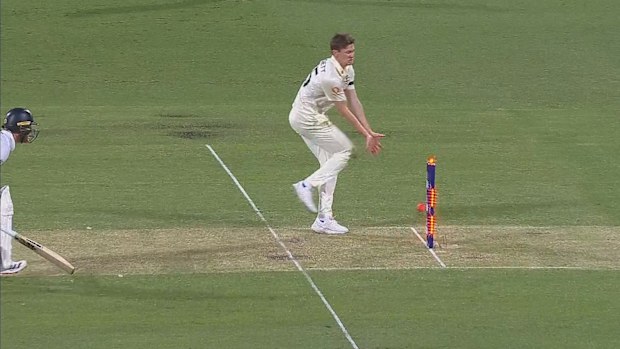 Inglis runs out Stokes.