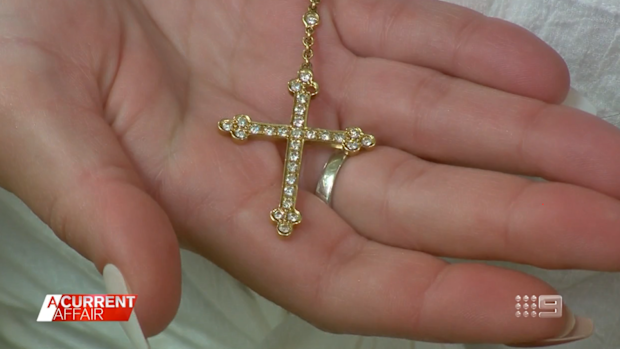Chloe Lattanzi said she could feel her mum's energy on her while grabbing her necklace.