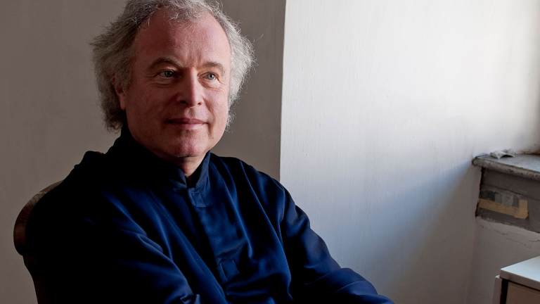 Andras Schiff had a masterly control of the keyboard.