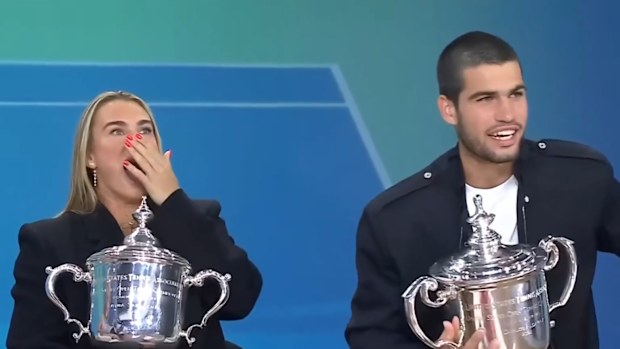 Aryna Sabalenka'nın canlı yayındaki karışıklığa tepkisi.