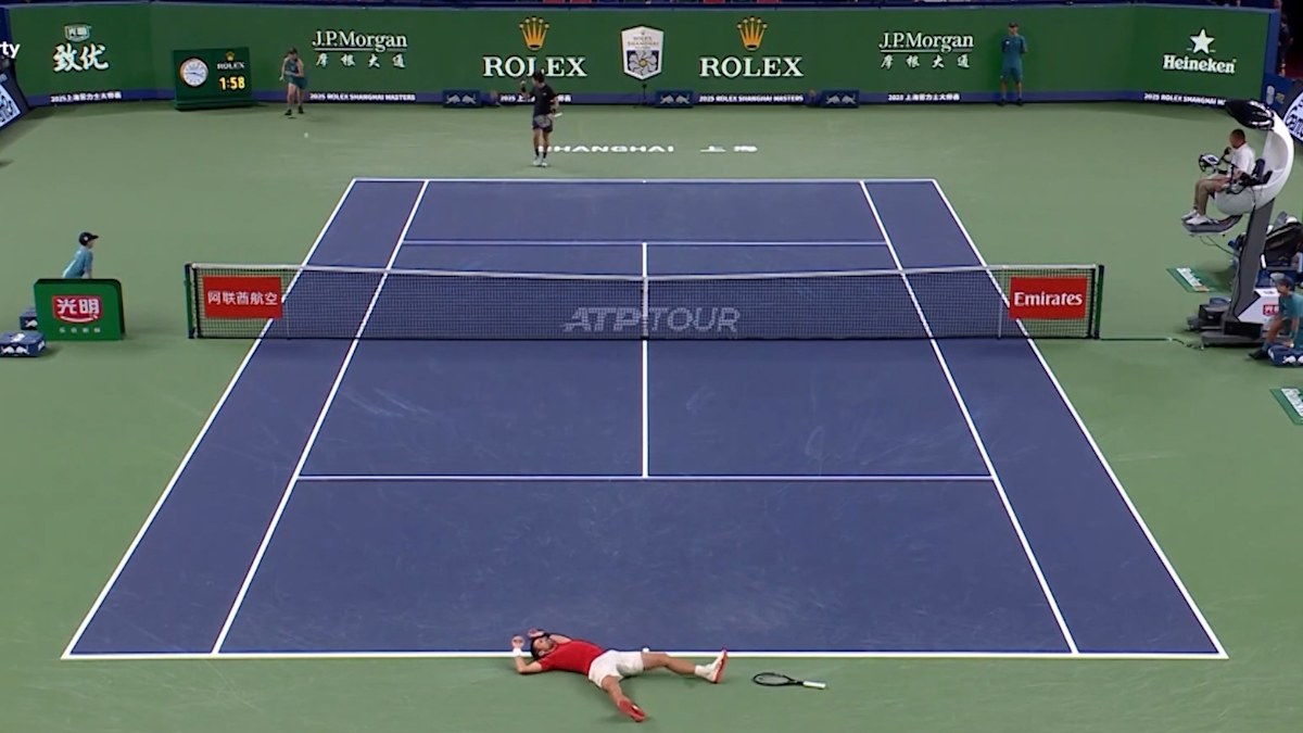 Tennis news 2025: Novak Djokovic collapses on court at Shanghai Masters ...