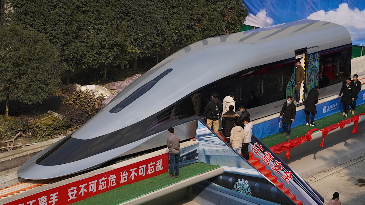 China reveals prototype train that hits 620 kilometres per hour | Nine ...